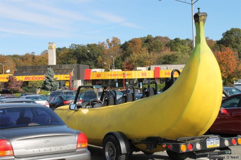 banana_car_pic_large_rest-stop